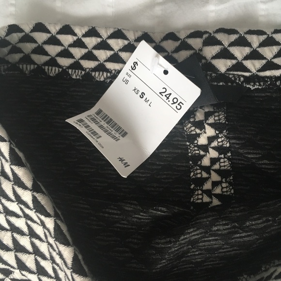 NWT Black and White H&M Pattern Pencil Skirt - Picture 2 of 4